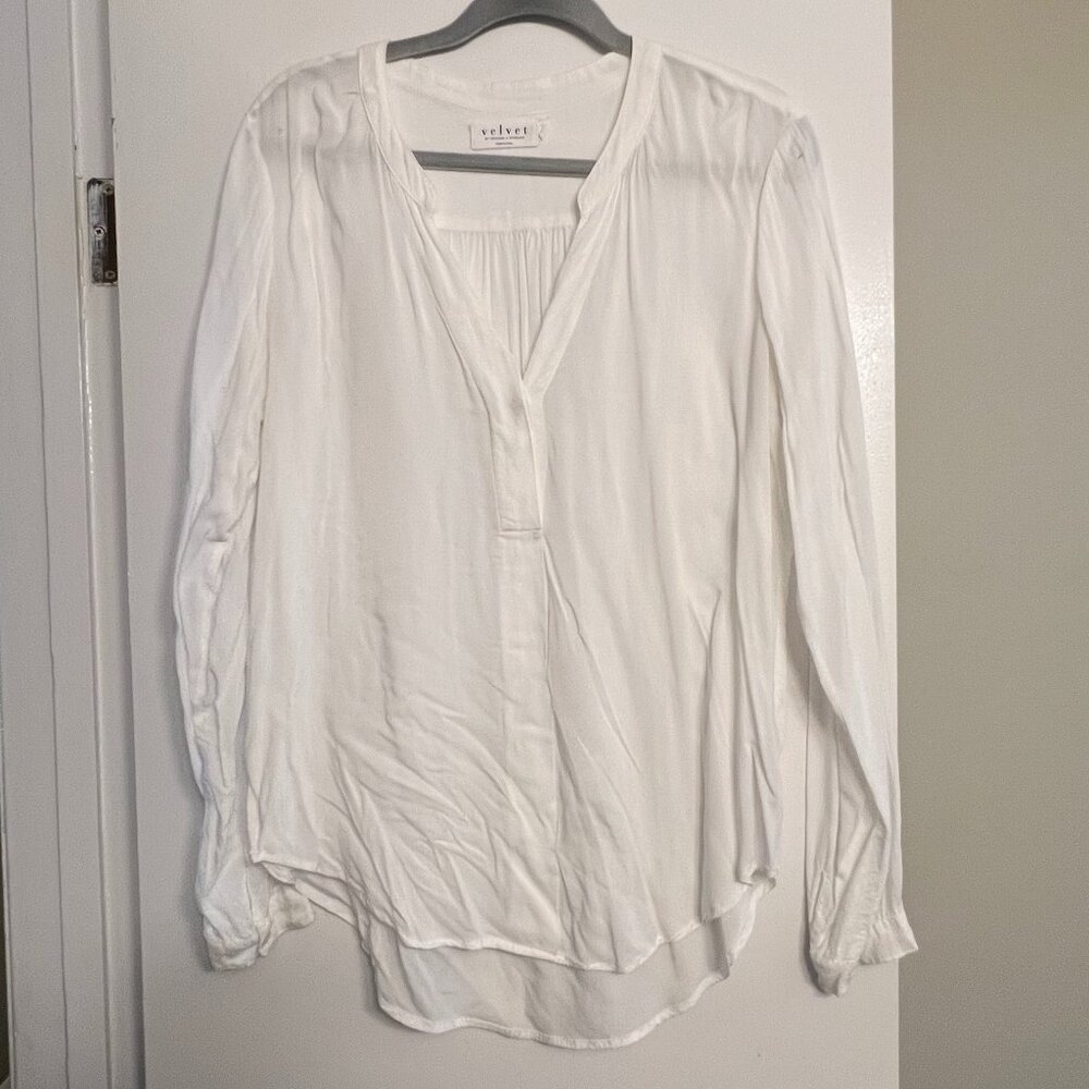 Velvet by Graham & Spencer White Long-sleeved Button Blouse
